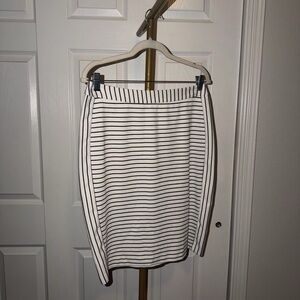 🌺 301 Calvin Klein Black & White Striped Pencil Skirt Size 8